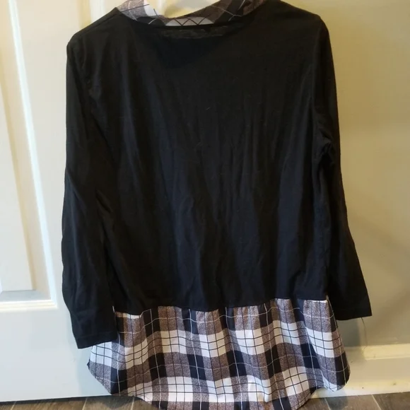 Designer unknown one piece 2 shirt look top - Picture 2 of 3